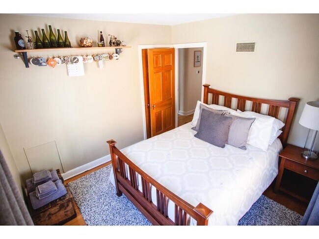 Building Photo - 521 5th Ave SE