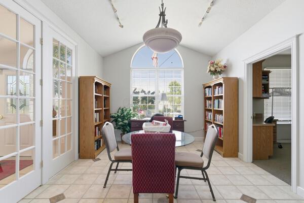 Building Photo - 3751 Stoneway Point