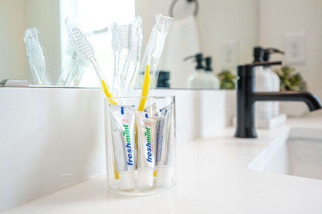 Building Photo - 2019 James St