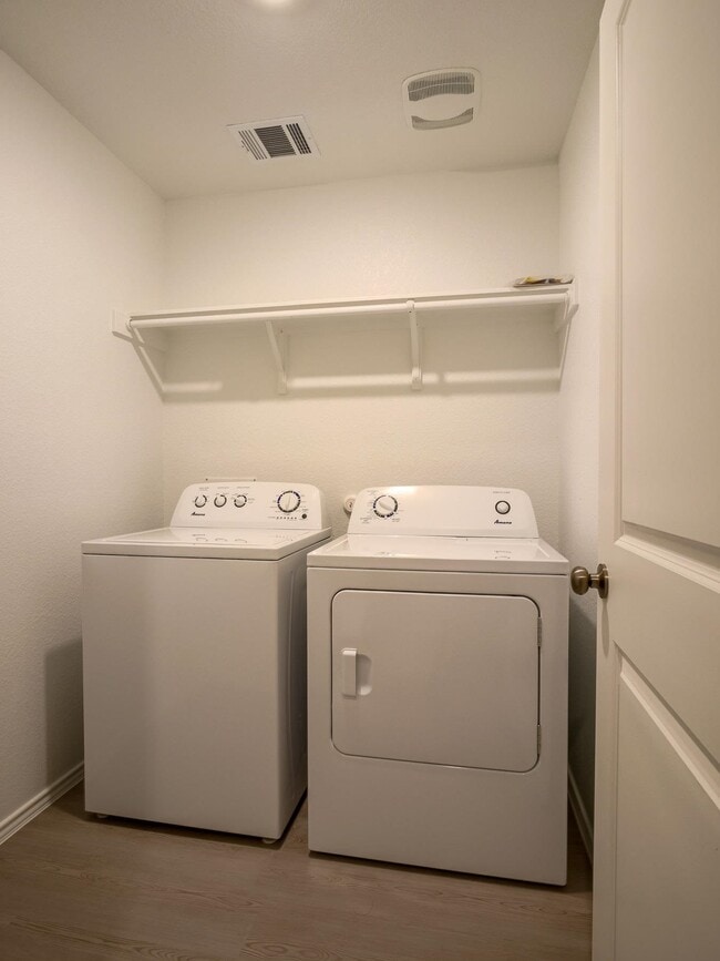 Building Photo - 252 Rock Spgs Dr