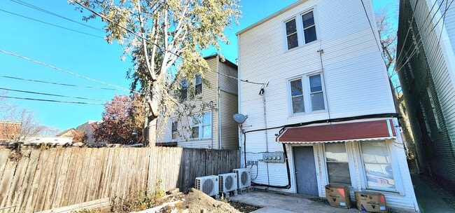 Building Photo - 3520 S Winchester Ave