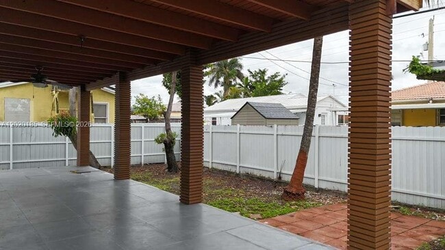 Building Photo - 3536 NW 14th Terrace