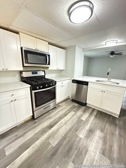Building Photo - 126 Leyden St