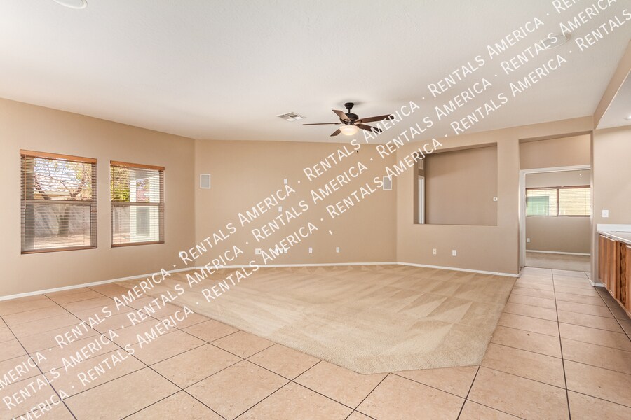 Building Photo - 664 W Silver Reef Ct