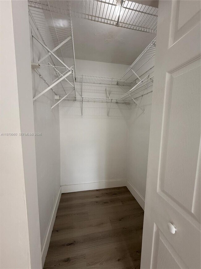 Building Photo - 3610 SW 25th Ter