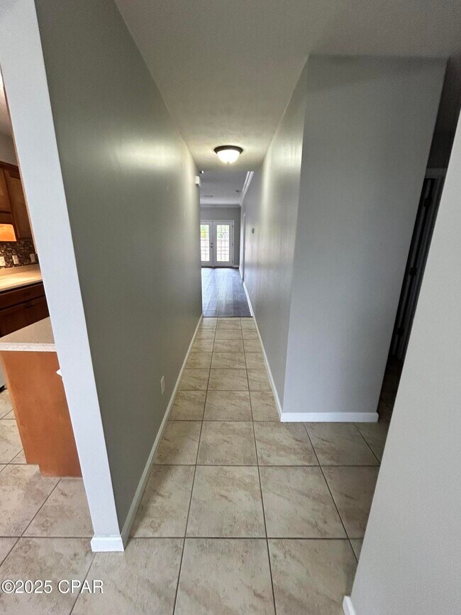 Building Photo - 810 E 24th St