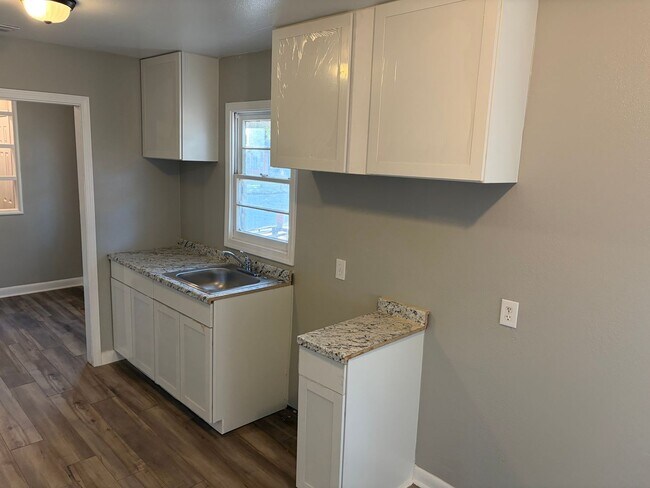 Building Photo - Nearly A New Home!