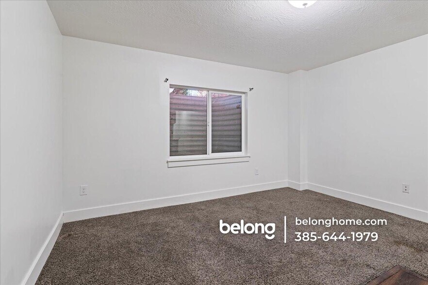 Building Photo - 2333 S Long Dr