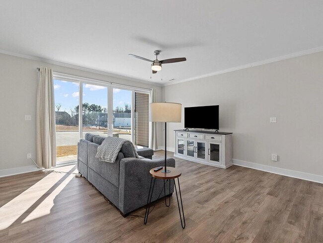 Building Photo - Lease OR Lease to Own