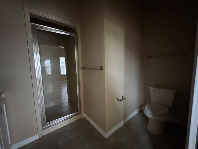 Building Photo - 5415 Rose Gdn Lp