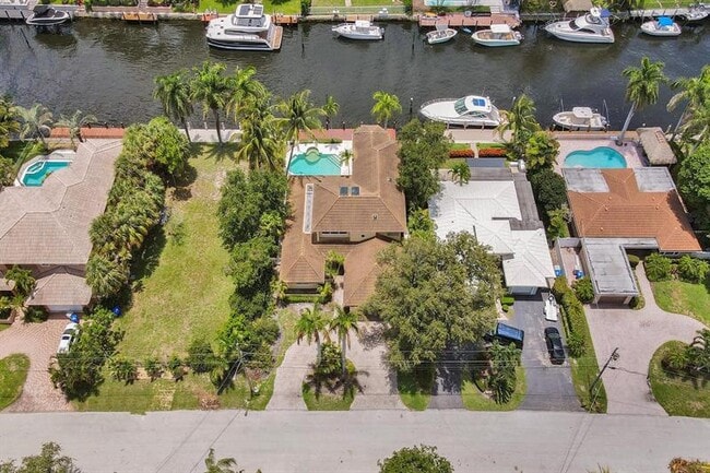 Building Photo - 2484 SE 12th St