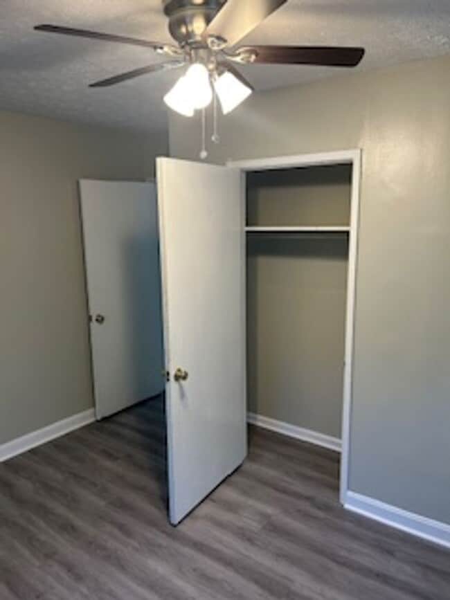 Building Photo - 3 Bedroom, 2 Bathroom Home