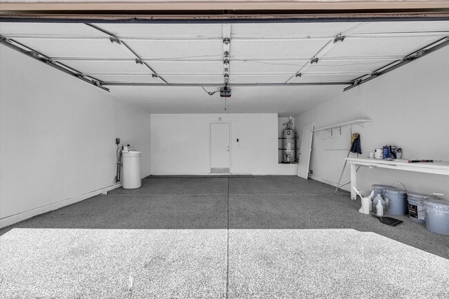 Building Photo - SE!!  Windmill and 215!! Newly remodeled!! All Tile Floors down stairs!! Low Maintenance Desert L...