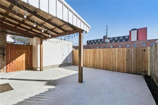 Building Photo - 4918 Wabash St