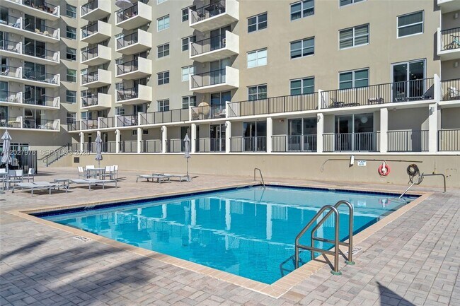 Building Photo - 9273 Collins Ave