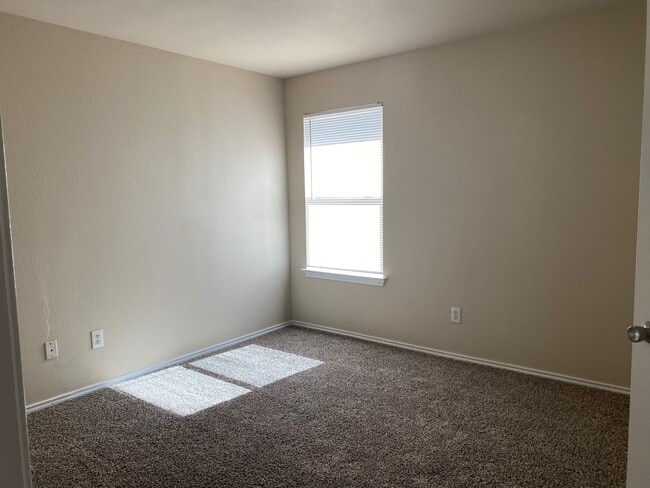 Building Photo - 5123 Fountain Hill