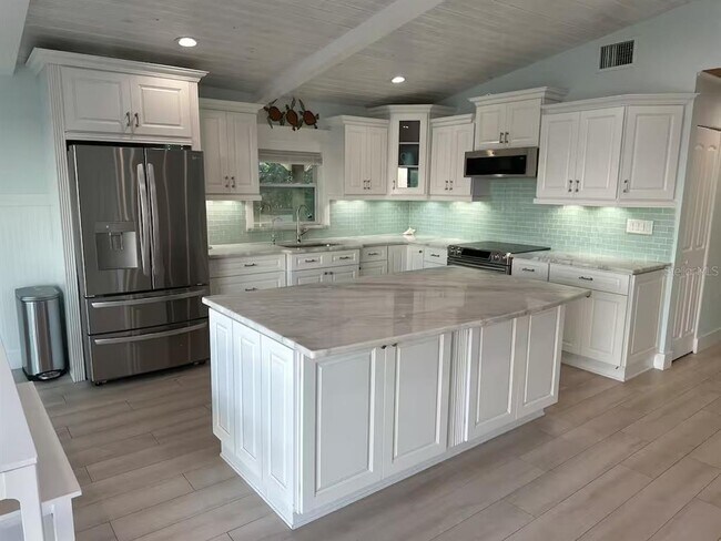 Building Photo - 5 Park Ave