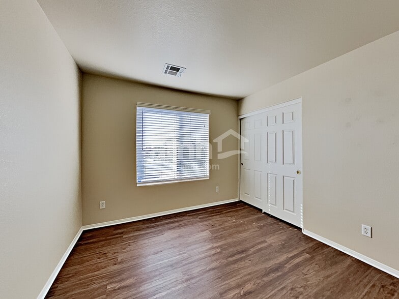 Building Photo - 520 Moses Lake Ct