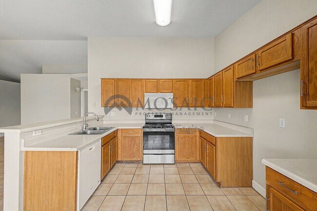 Building Photo - 2049 E San Tan Ct