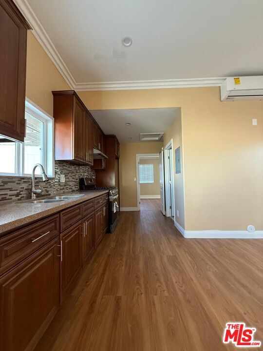 Building Photo - 7632 Kraft Ave