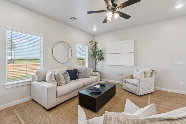 Building Photo - **New tenant incentive! Receive ($1200 CREDIT) applied to 2nd month's rent! Don’t miss your chanc...