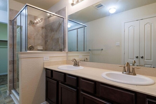 Building Photo - 11413 Hackmatack Way