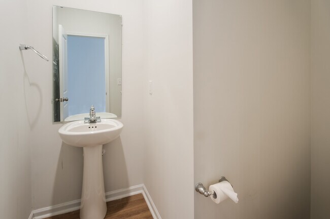 Building Photo - 375 Hidden Cove Dr