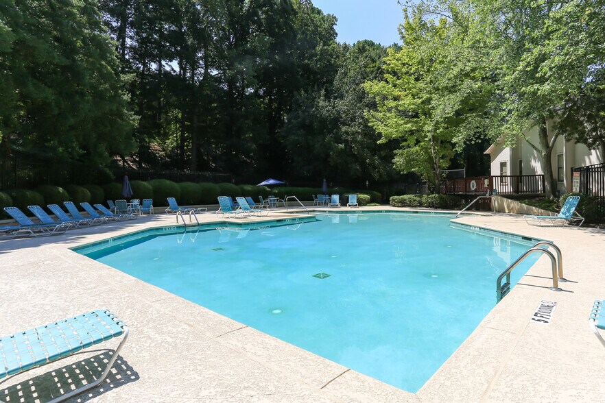 Community Pool - 1612 Huntingdon Chase