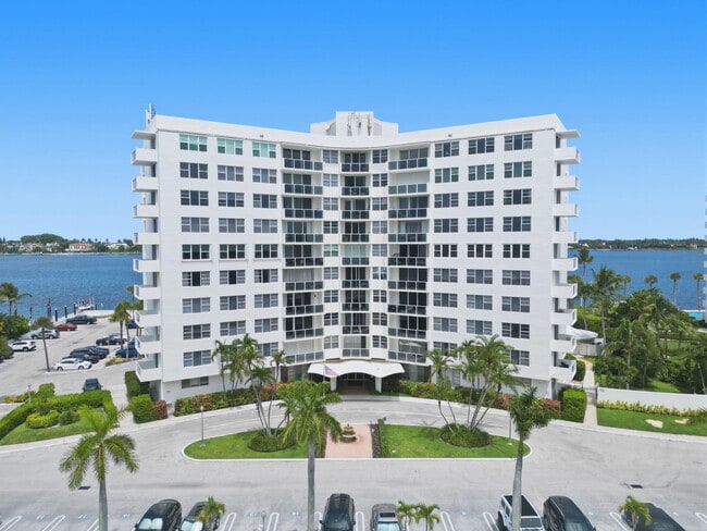 Building Photo - 2800 N Flagler Dr