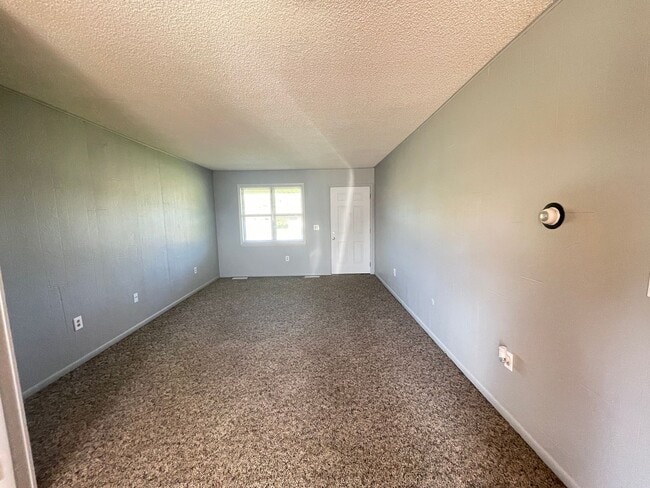 Building Photo - 5364 S Hutchinson Ave