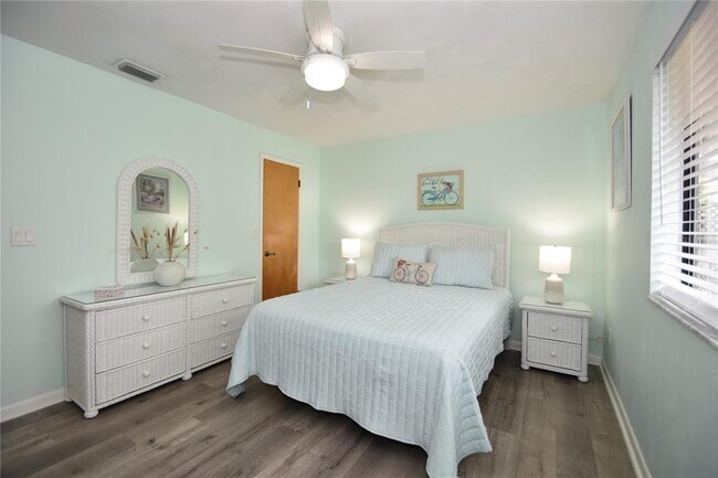 Building Photo - 18 Covington Ln