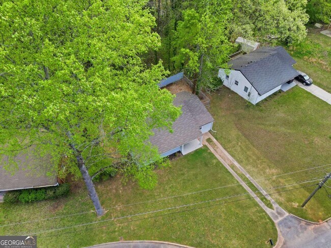 Building Photo - 1735 Carter Cir