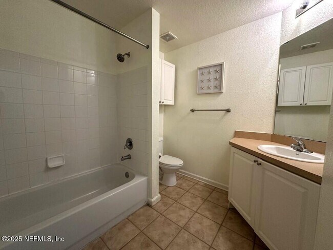 Building Photo - 305 N Villa San Marco Dr