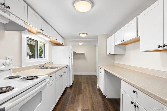 Building Photo - 288 Pine Hill Rd