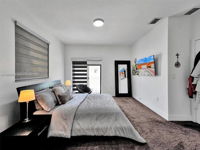 Building Photo - 7565 NW 177th Terrace