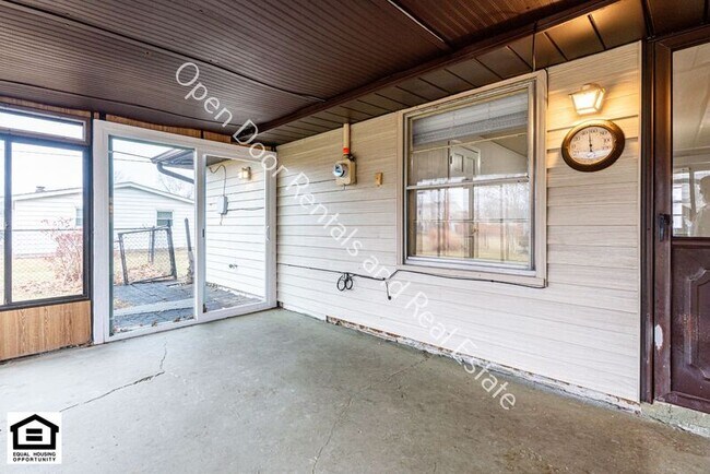 Building Photo - 6305 Salge Dr