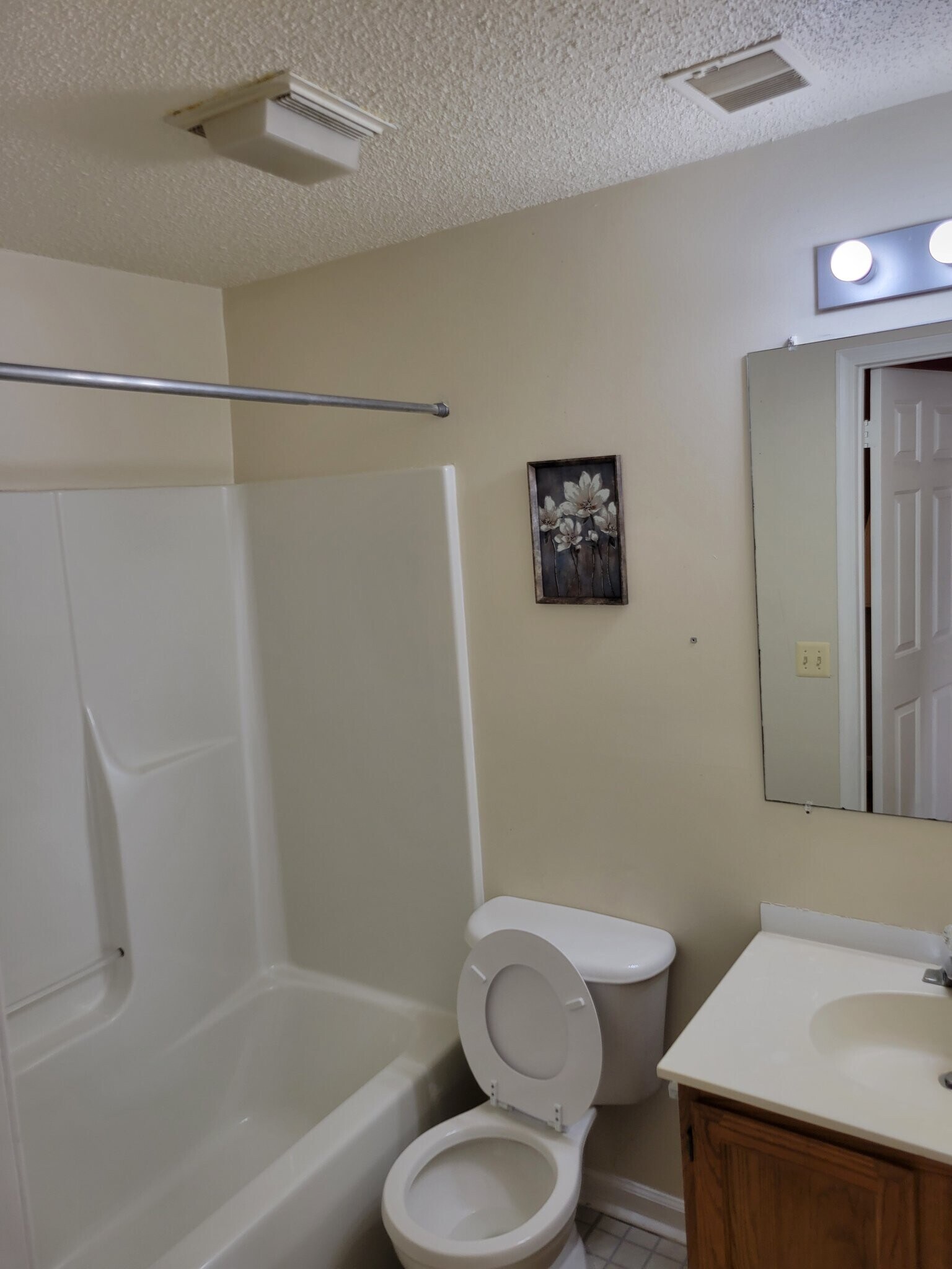 Building Photo - 2681 McGuffeys Ct