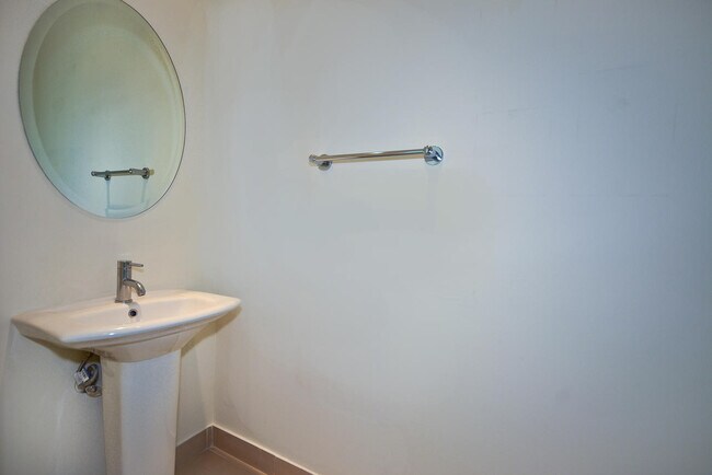 Building Photo - 480 Hibiscus St