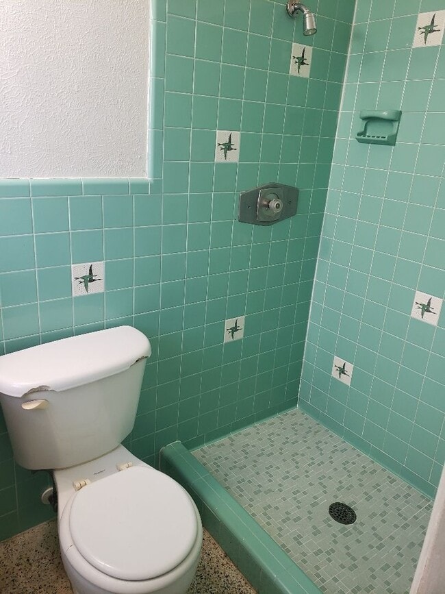 Building Photo - WR-2 Bliss Duplex
