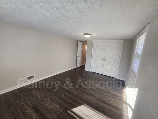 Building Photo - 4507 Dover Rd