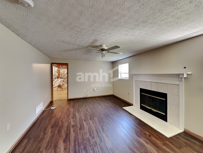 Building Photo - 8210 Mariposa St