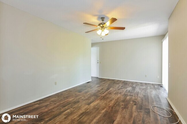 Building Photo - 4915 Sefton Dr