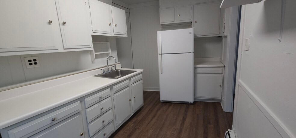 Kitchen - 2370 Eldridge St