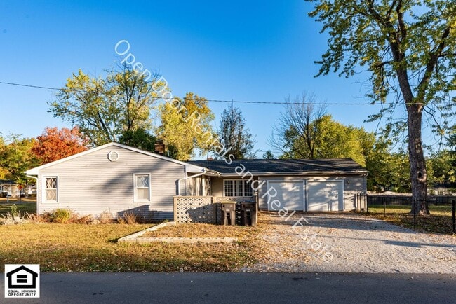 Building Photo - 4814 Blum Dr