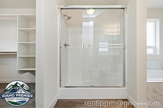 Building Photo - 7642 E Lightfoot St