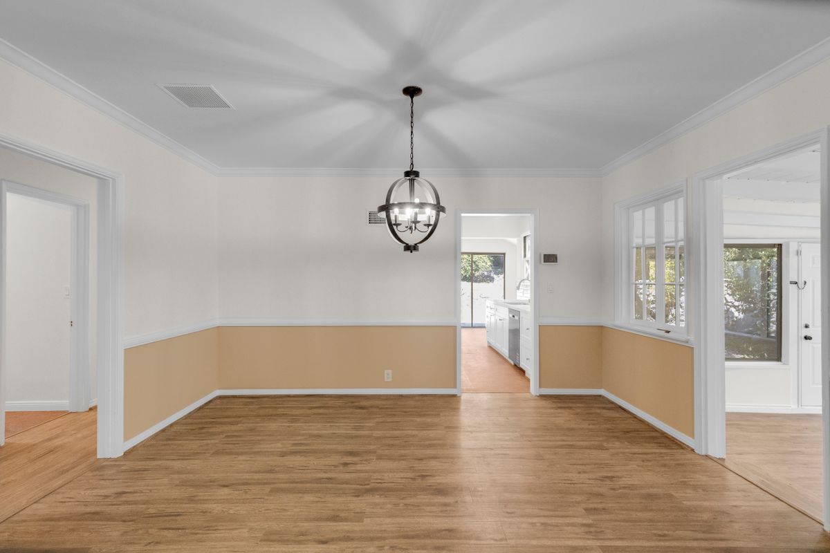 Building Photo - 2151 N Altadena Dr