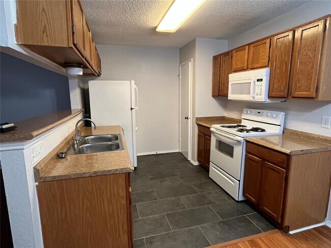 Building Photo - 9113 Japonica Ct