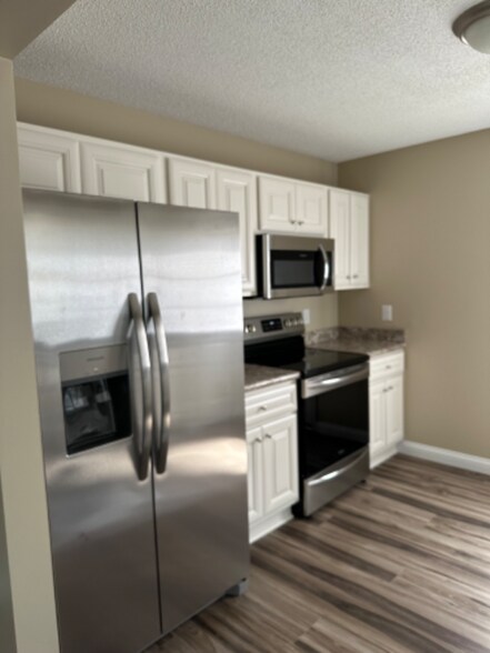 Building Photo - 144 Scenic Dr