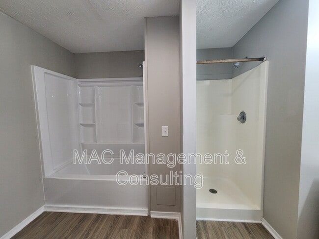 Building Photo - 1325 Virginia Ave