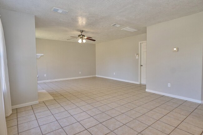 Building Photo - 219 Fort Sumter Ct